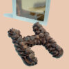 Roomletter met hazelnoot